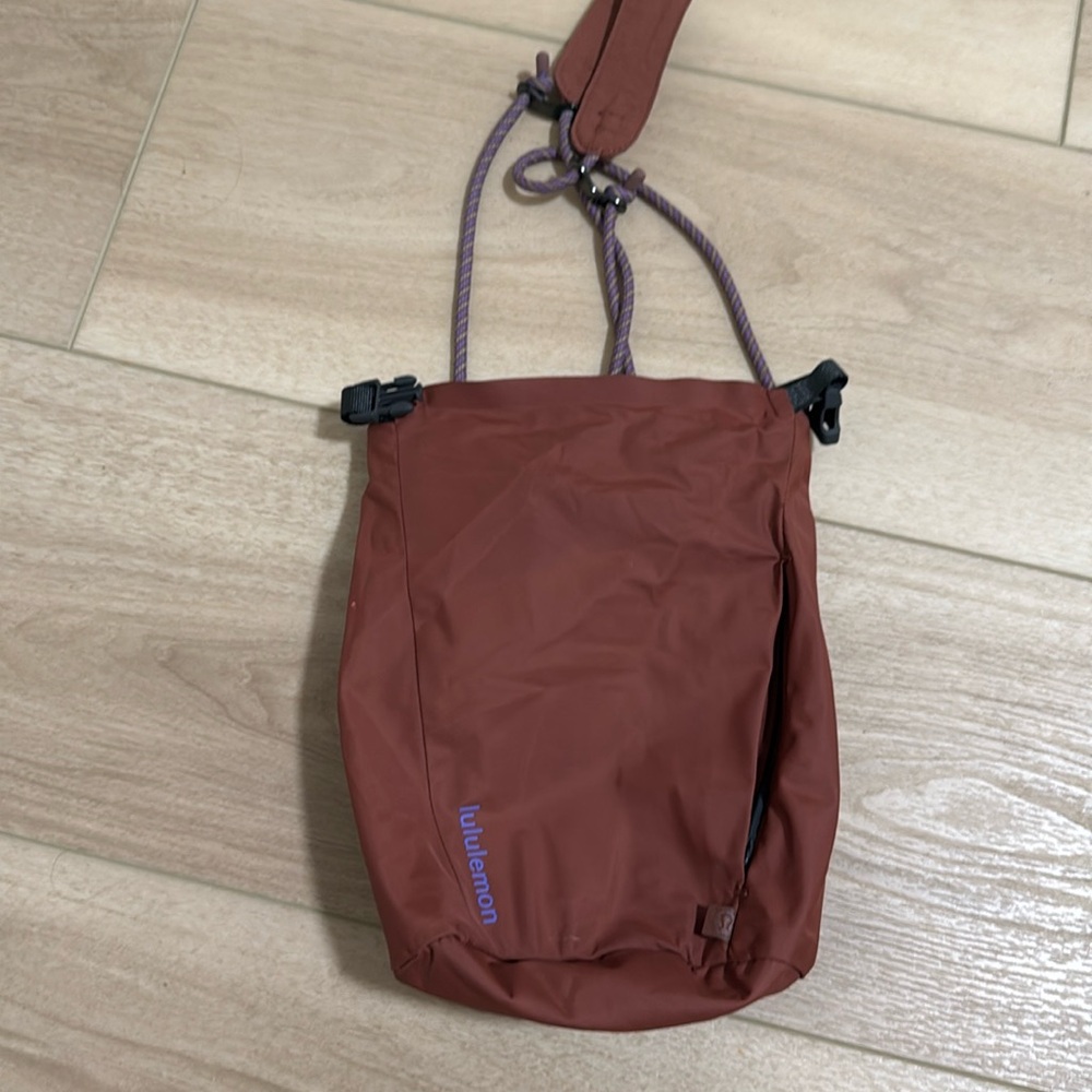 Lululemon bag